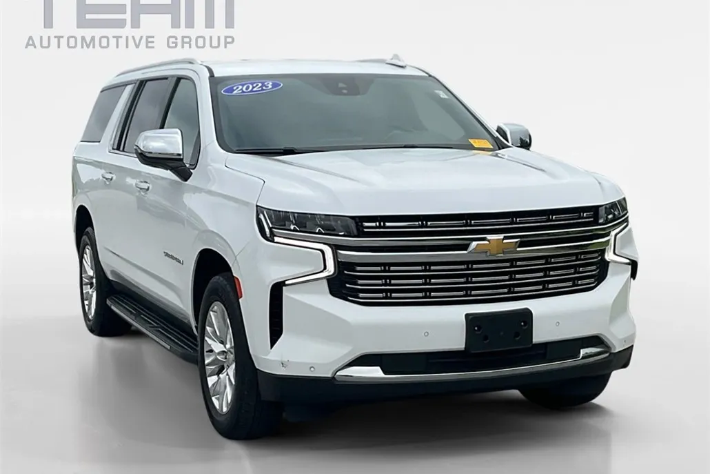 2023 Chevrolet Suburban Premier photo 1