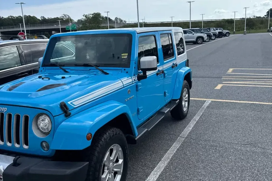 2017 Jeep Wrangler Unlimited Chief Sport photo 1