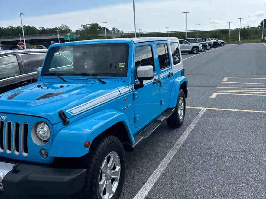 2017 Jeep Wrangler Unlimited Chief Sport photo 1
