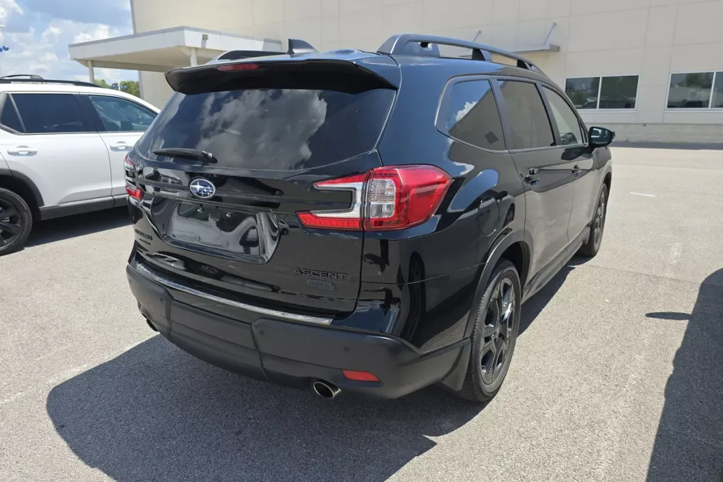 2024 Subaru Ascent Onyx Edition photo 1