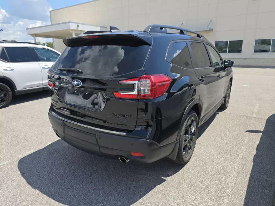 2024 Subaru Ascent Onyx Edition photo 1