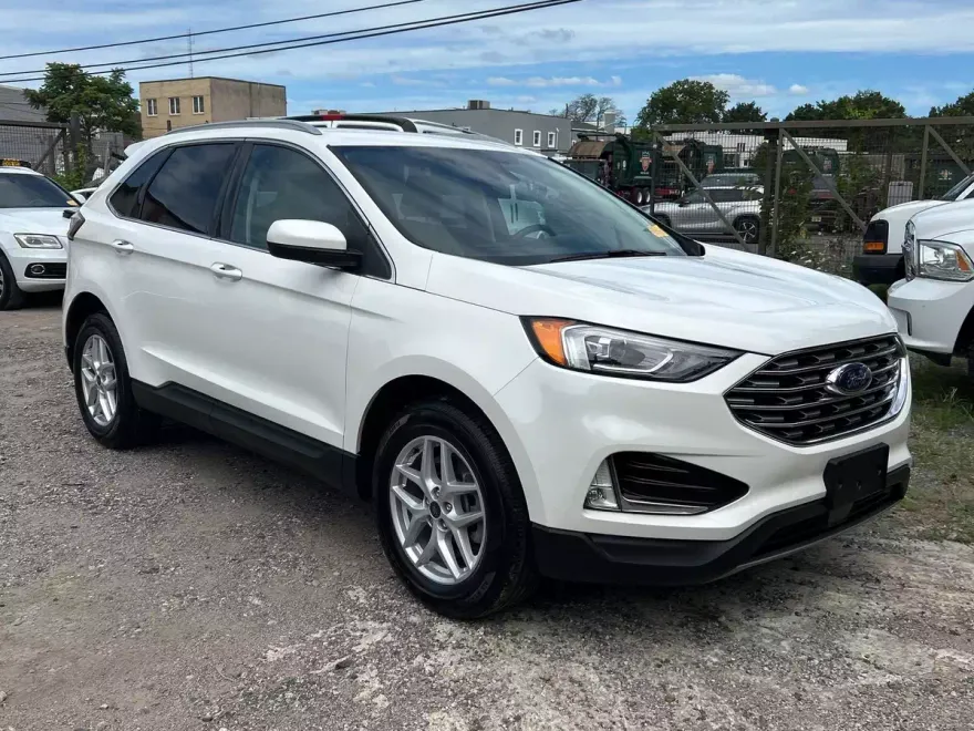 2021 Ford Edge SEL photo 1