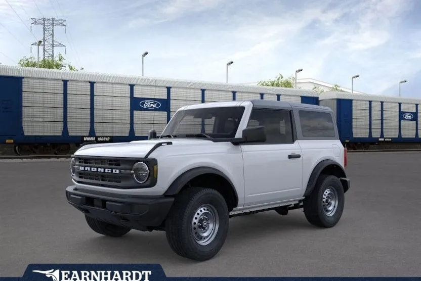 2025 Ford Bronco Base photo 1