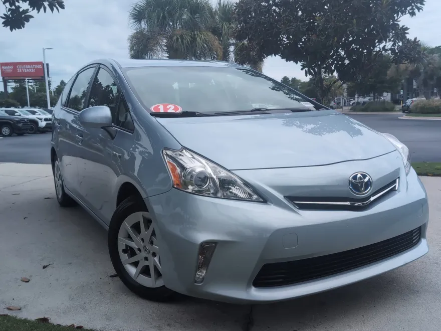 2012 Toyota Prius V Two photo 1