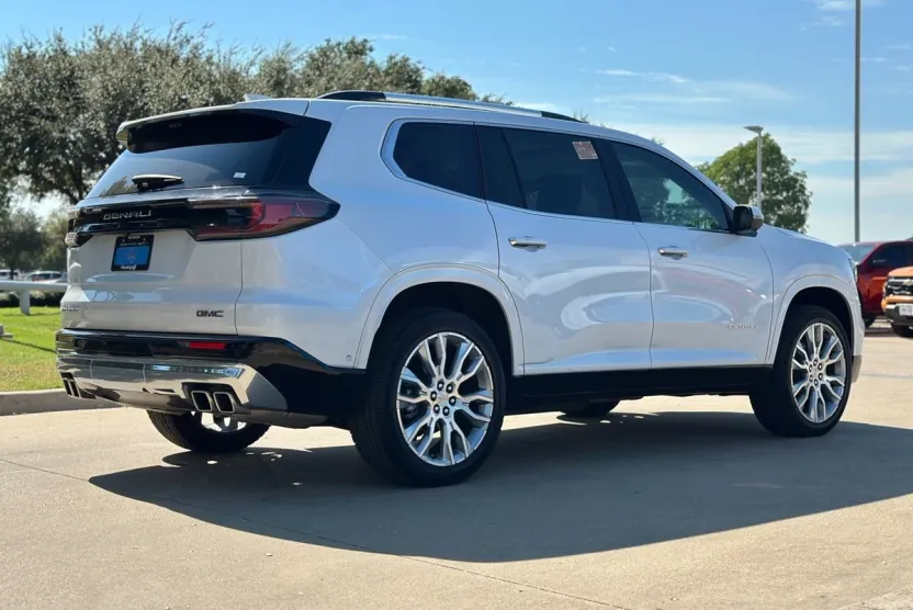 2024 Gmc Acadia Denali photo 1