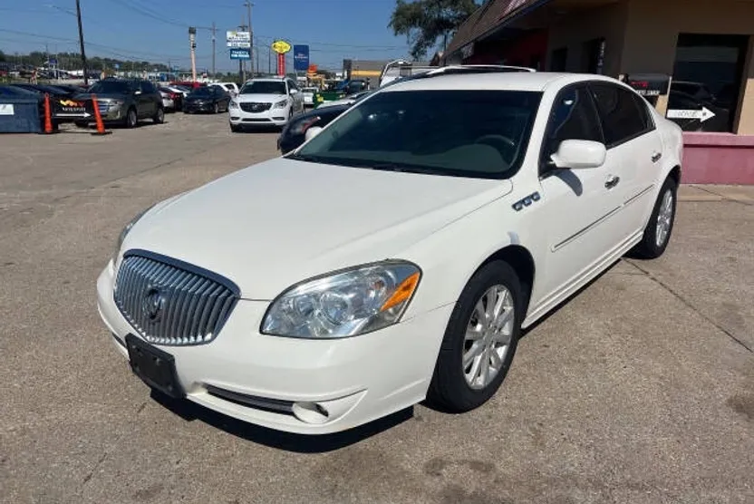 2010 Buick Lucerne CXL photo 1