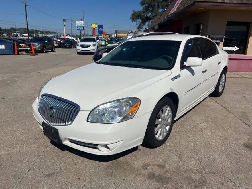 2010 Buick Lucerne CXL photo 1