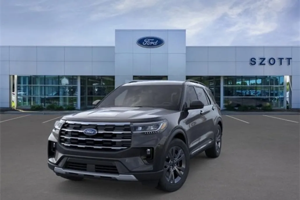 2025 Ford Explorer photo 1
