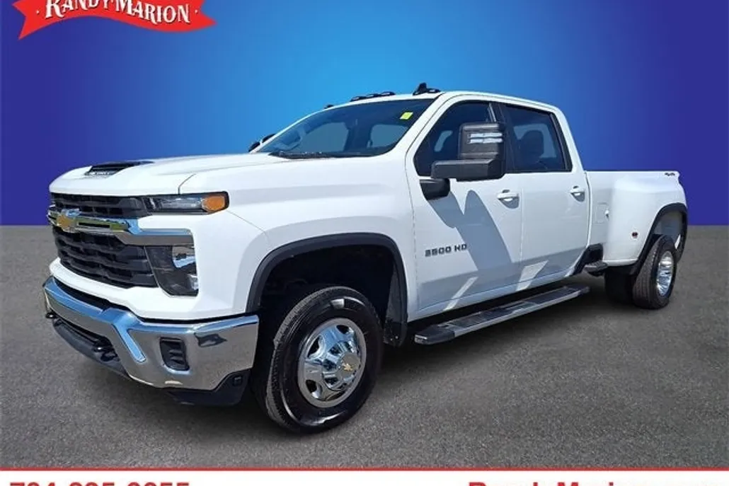 2024 Chevrolet Silverado 3500HD LT photo 1