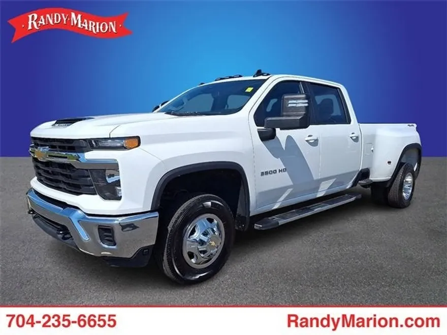 2024 Chevrolet Silverado 3500HD LT photo 1