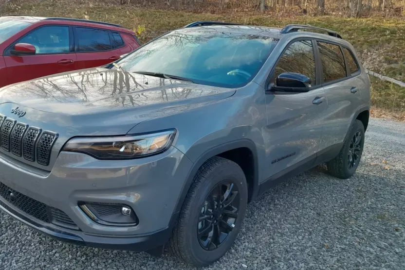 2023 Jeep Cherokee Altitude Lux photo 1