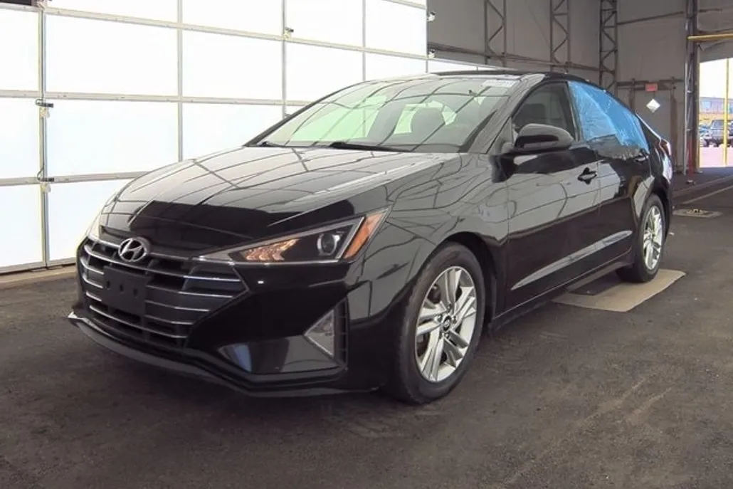 2020 Hyundai Elantra SEL photo 1