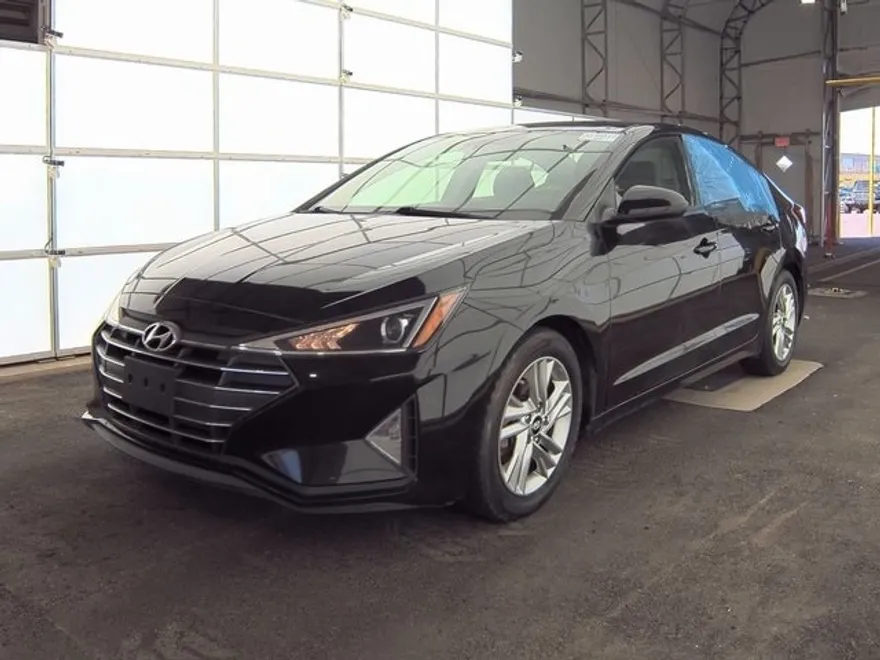 2020 Hyundai Elantra SEL photo 1
