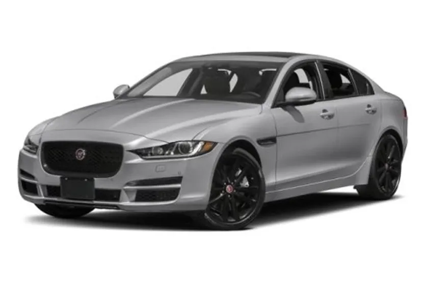 2017 Jaguar XE Premium photo 1