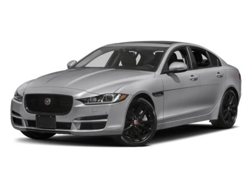 2017 Jaguar XE Premium photo 1