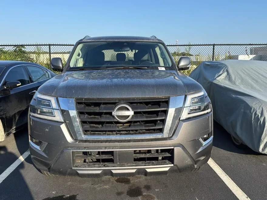 2023 Nissan Armada SV photo 1