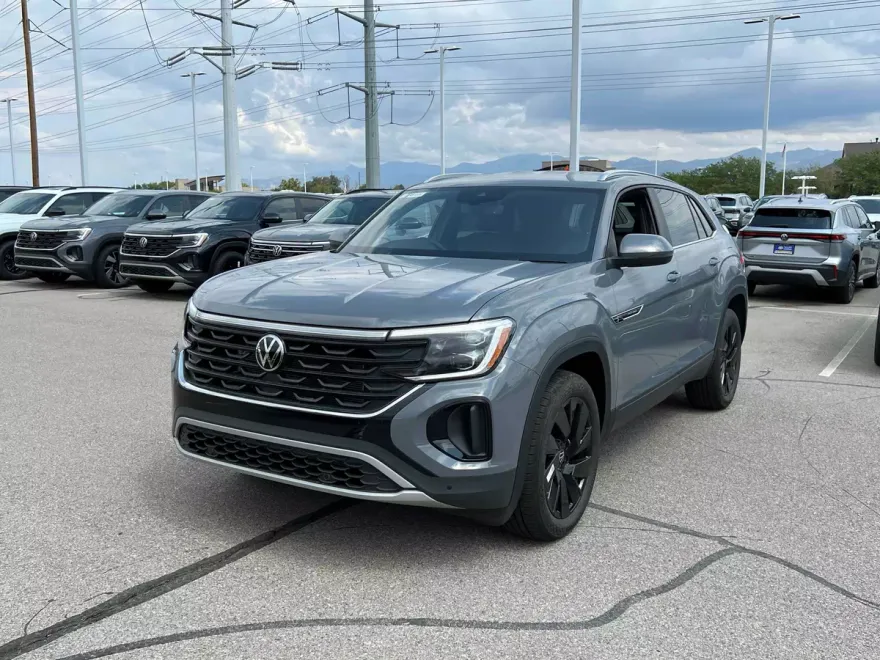 2026 Volkswagen Atlas Cross Sport SE Technology photo 1