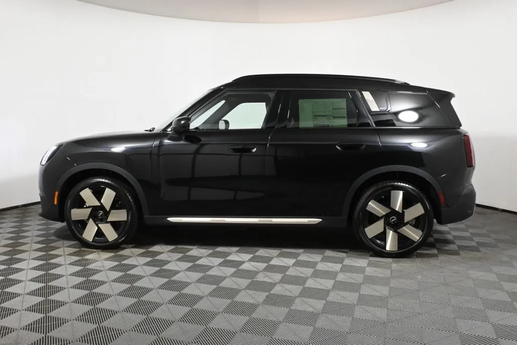 2025 Mini Countryman S photo 1