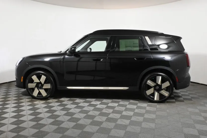 2025 Mini Countryman S photo 1