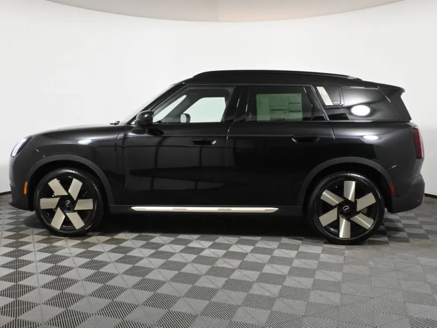 2025 Mini Countryman S photo 1