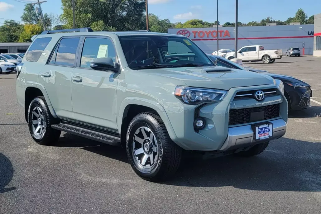 2023 Toyota 4Runner TRD Off-Road Premium photo 1