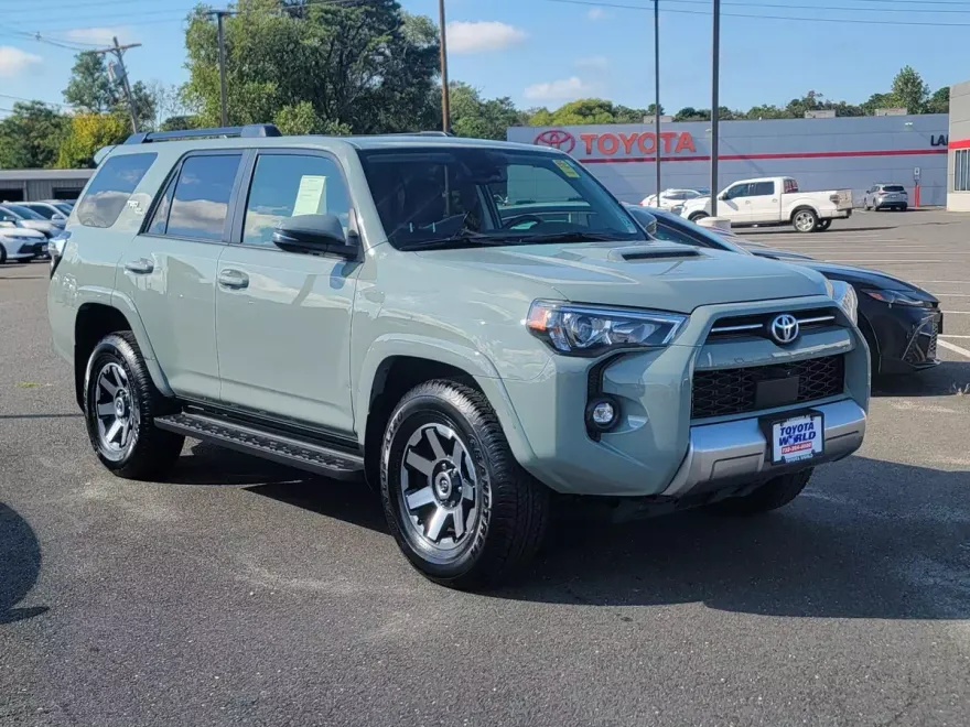 2023 Toyota 4Runner TRD Off-Road Premium photo 1