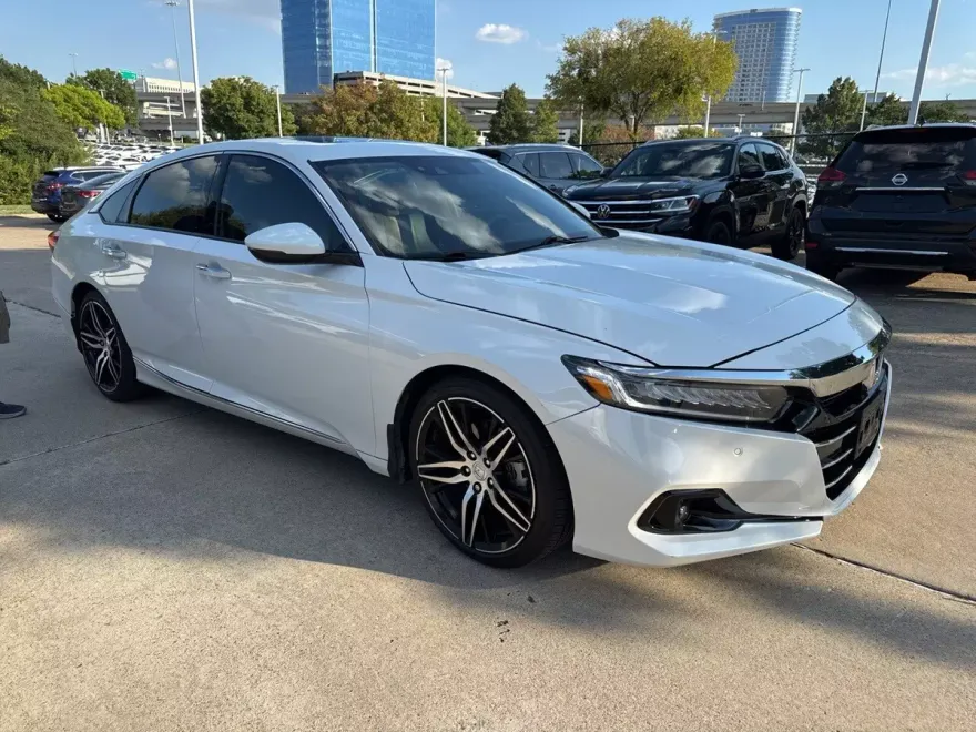 2021 Honda Accord Touring 2.0T photo 1