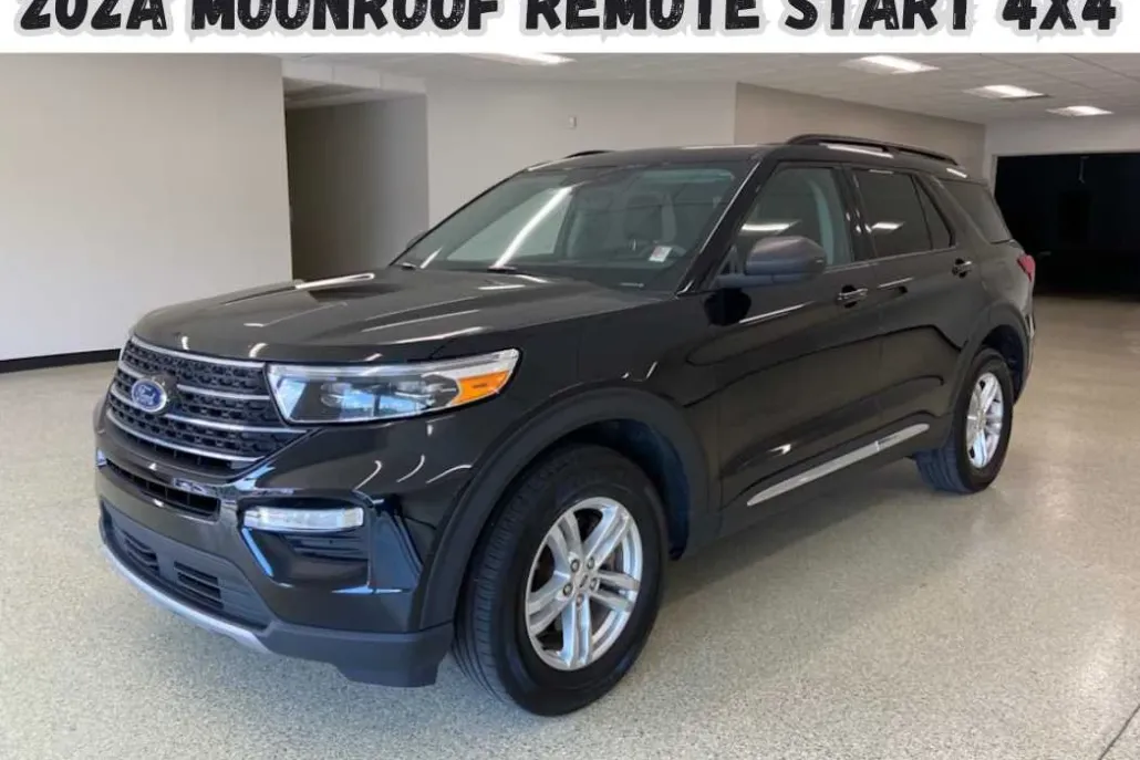 2023 Ford Explorer XLT photo 1