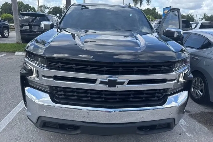 2022 Chevrolet Silverado 1500 LT photo 1