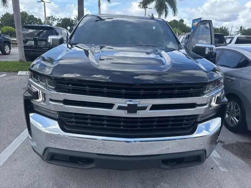2022 Chevrolet Silverado 1500 LT photo 1
