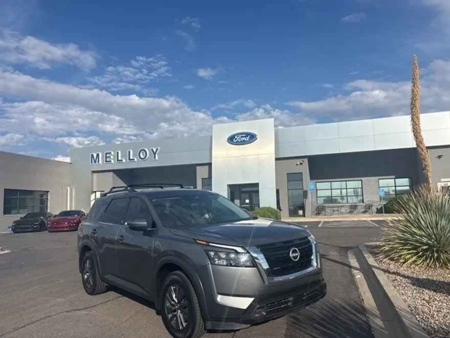 2024 Nissan Pathfinder SV photo 1