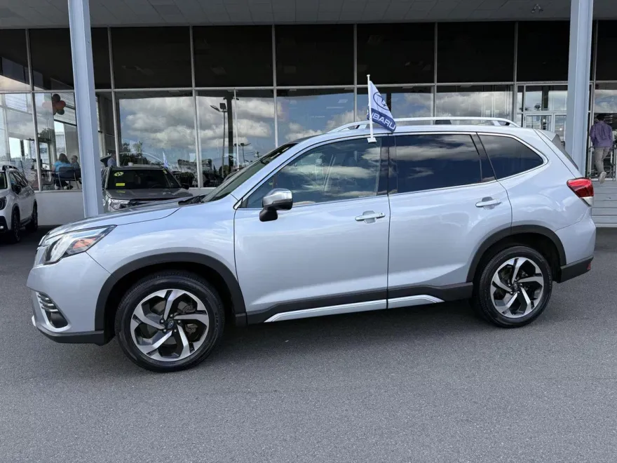 2022 Subaru Forester Touring photo 1