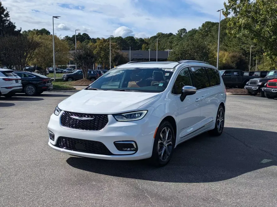 2026 Chrysler Pacifica Pinnacle photo 1