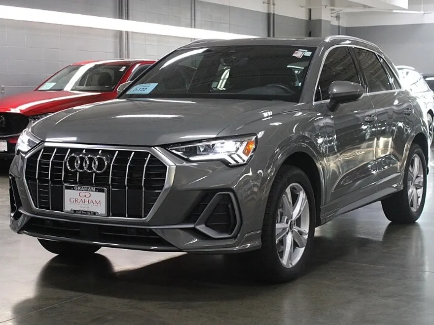 2024 Audi Q3 S line Premium Plus photo 1