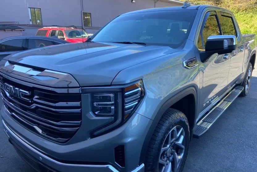 2024 Gmc Sierra 1500 SLT photo 1