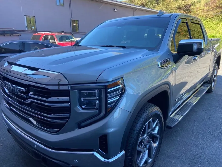 2024 Gmc Sierra 1500 SLT photo 1