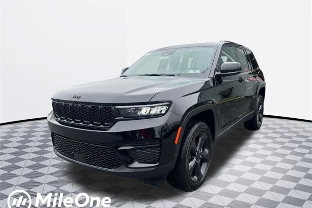 2025 Jeep Grand Cherokee Laredo photo 1
