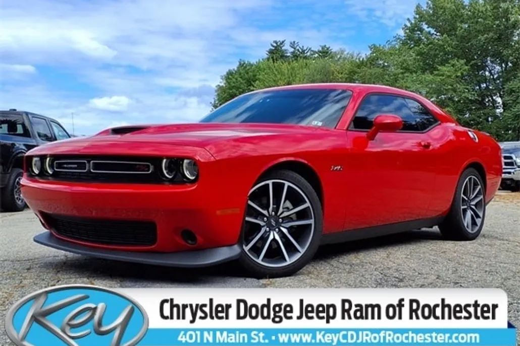 2023 Dodge Challenger R/T photo 1