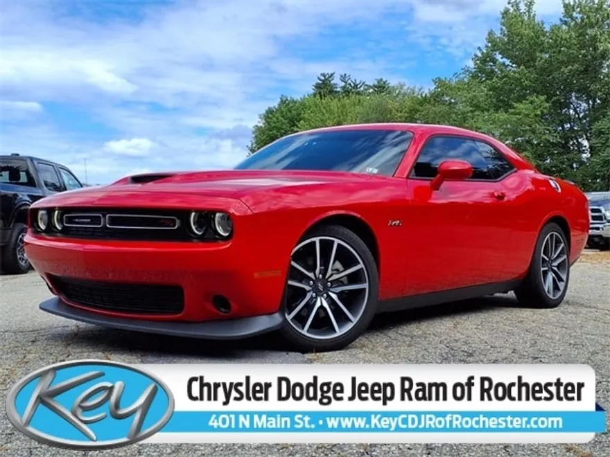 2023 Dodge Challenger R/T photo 1