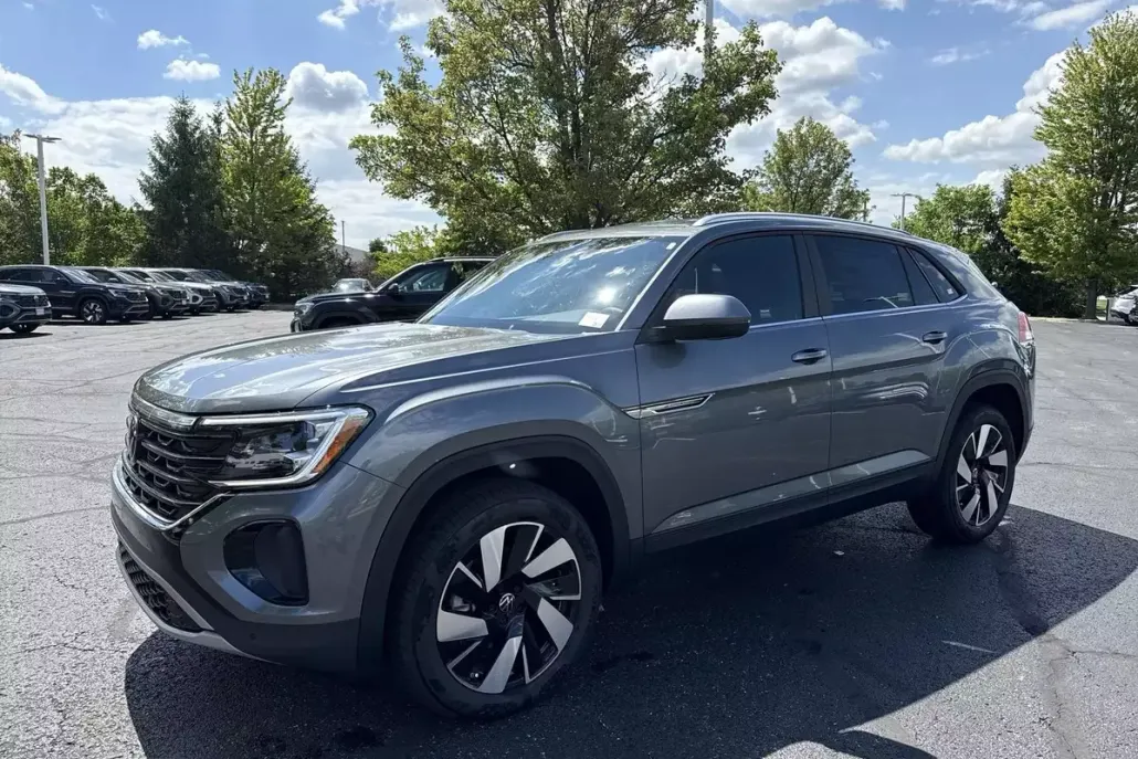 2025 Volkswagen Atlas Cross Sport SE Technology photo 1