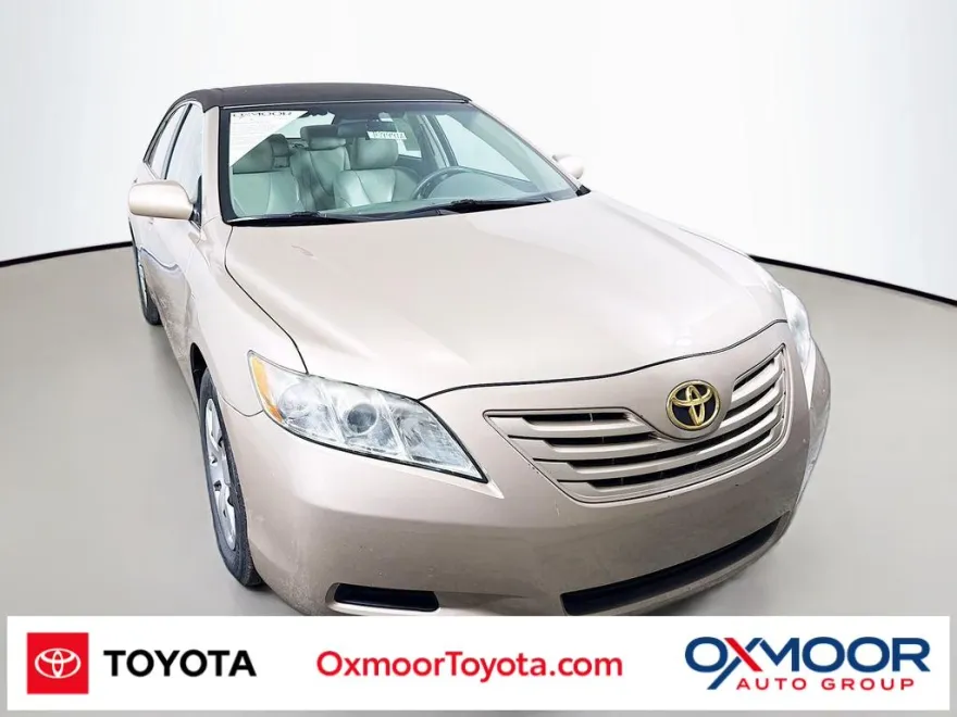 2009 Toyota Camry LE photo 1