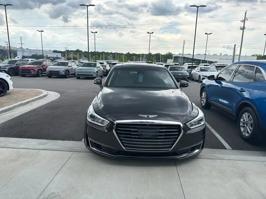 2017 Genesis G90 3.3T Premium photo 1