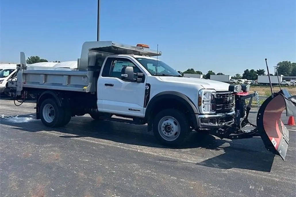 2025 Ford F-550 XL photo 1