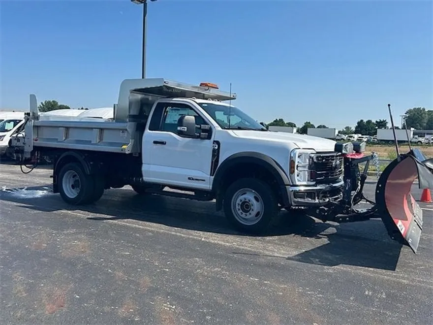 2025 Ford F-550 XL photo 1