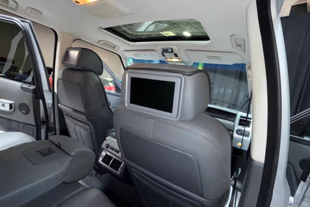 2004 Land Rover Range Rover HSE photo 1