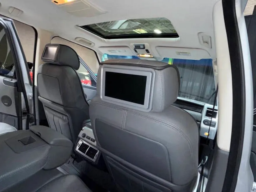 2004 Land Rover Range Rover HSE photo 1