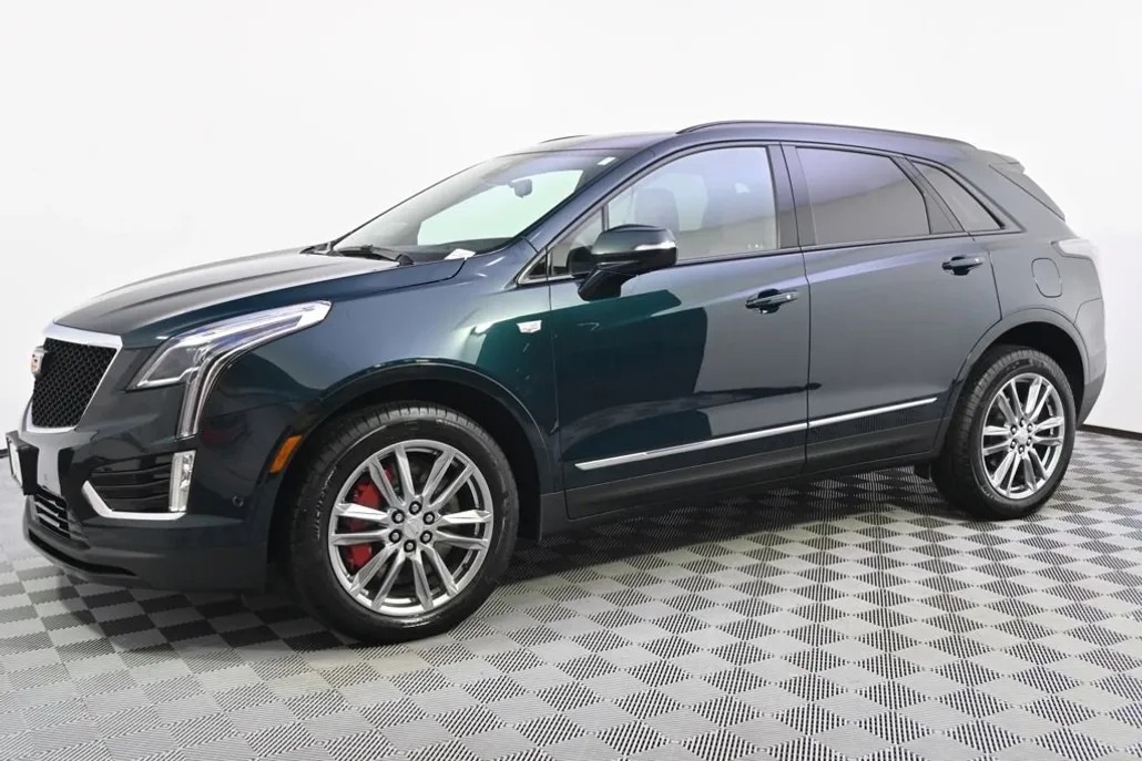 2025 Cadillac XT5 Sport photo 1