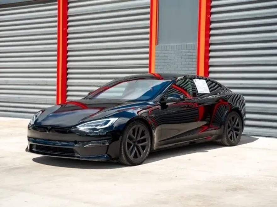 2022 Tesla Model S Plaid photo 1