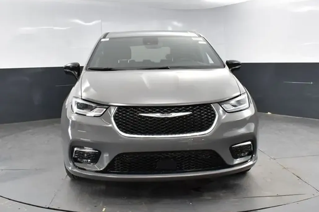 2025 Chrysler Pacifica photo 1