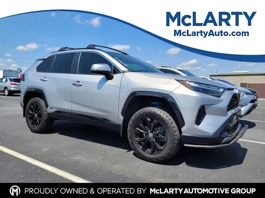 2022 Toyota RAV4 Hybrid SE photo 1